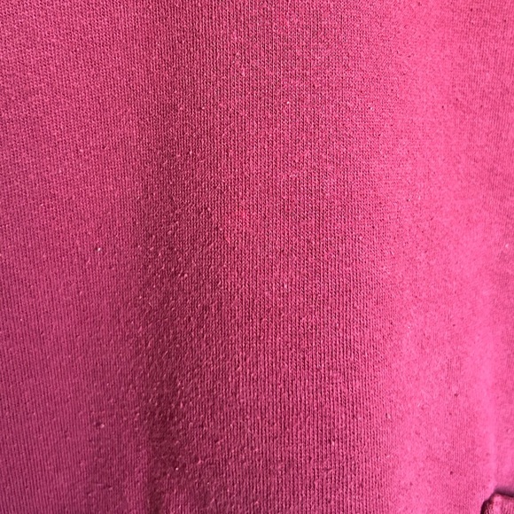 CW Classics Woman’s Medium Maroon Long-Sleeve Crew-Neck Sweater - Picture 7 of 8